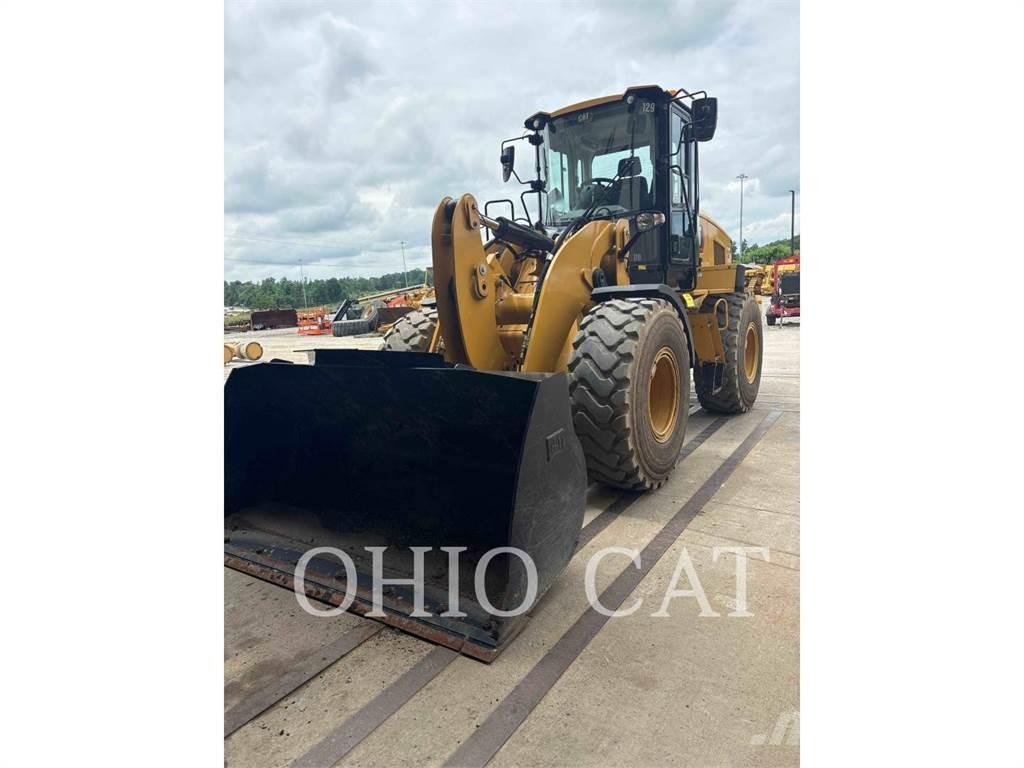 CAT 926M Gumikerekes homlokrakodók