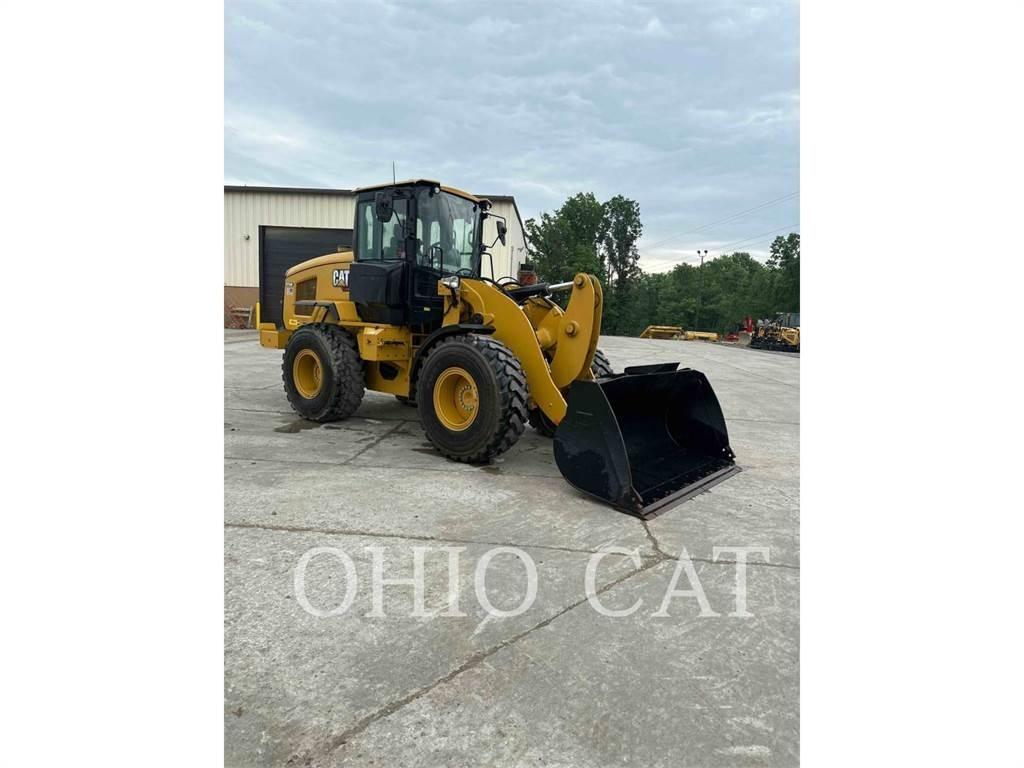 CAT 926M Gumikerekes homlokrakodók