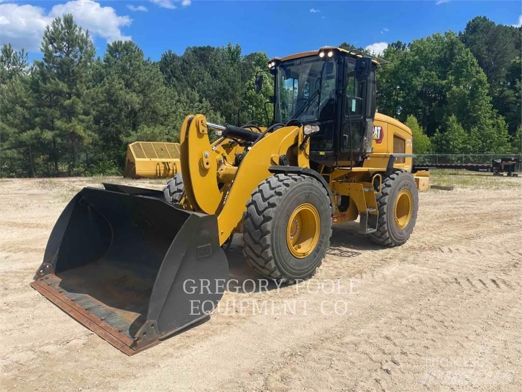 CAT 926M Gumikerekes homlokrakodók