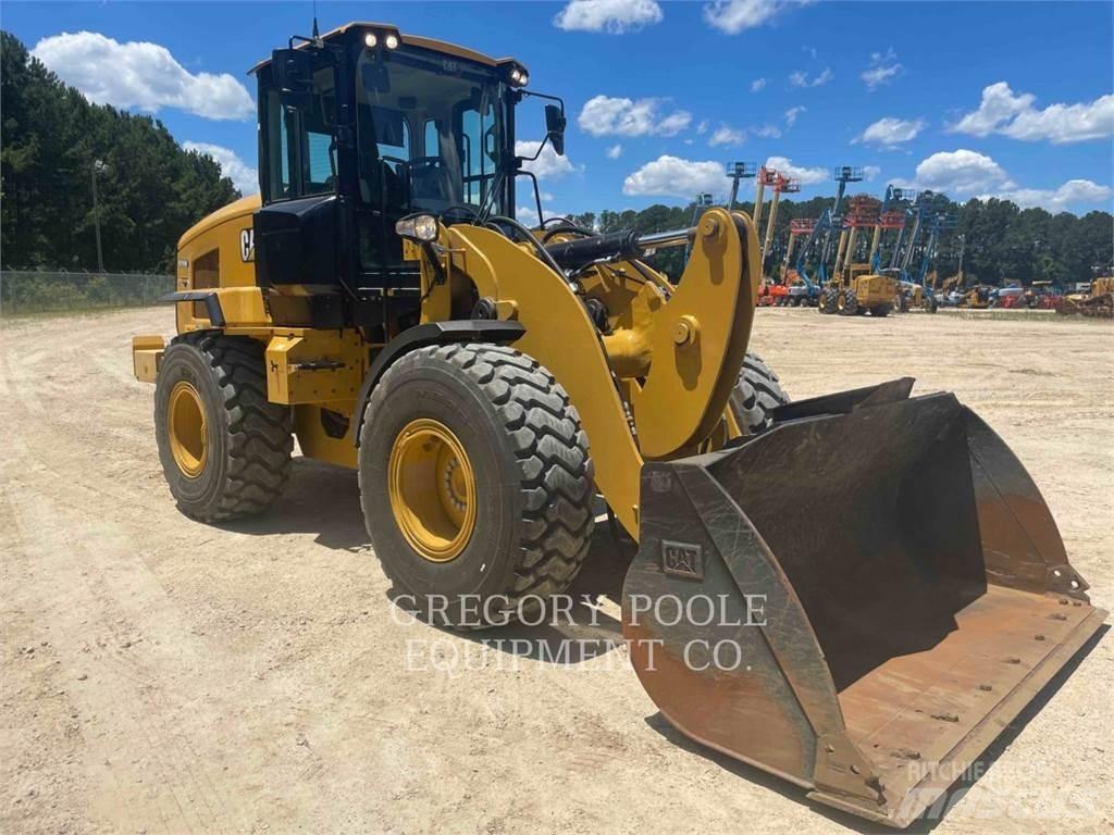 CAT 926M Gumikerekes homlokrakodók