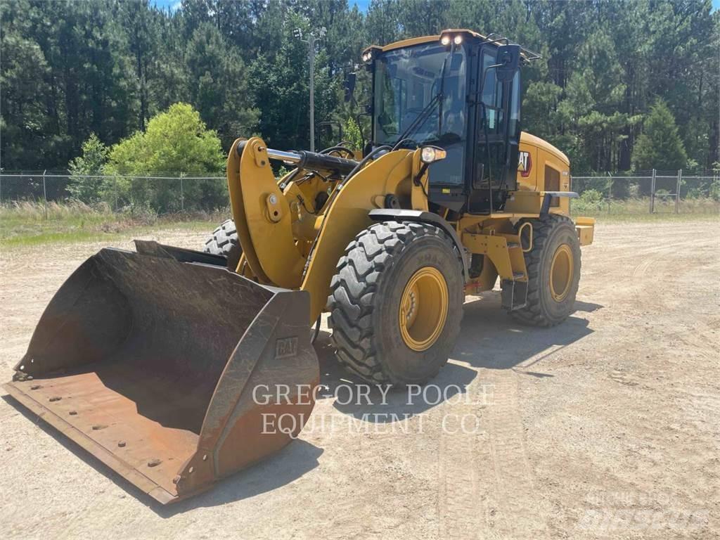 CAT 926M Gumikerekes homlokrakodók