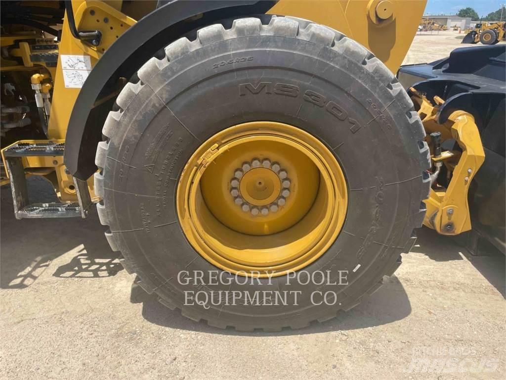CAT 926M Gumikerekes homlokrakodók