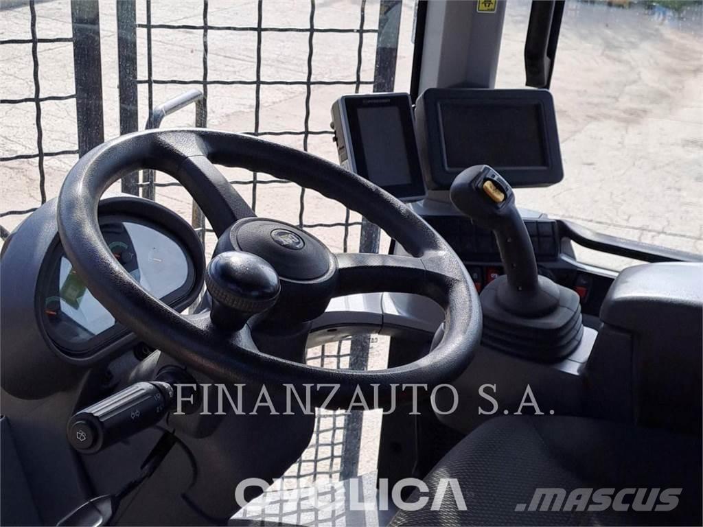 CAT 926M Gumikerekes homlokrakodók