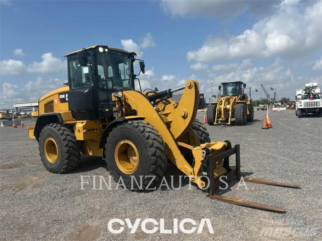 CAT 926M Gumikerekes homlokrakodók