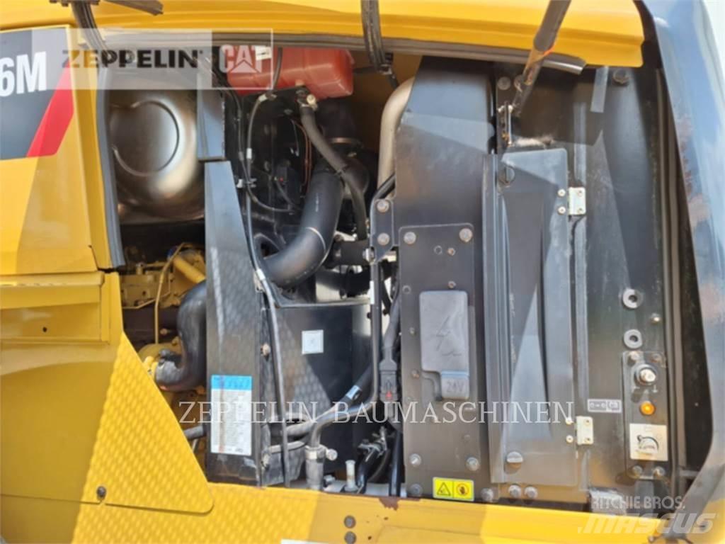 CAT 926M Gumikerekes homlokrakodók