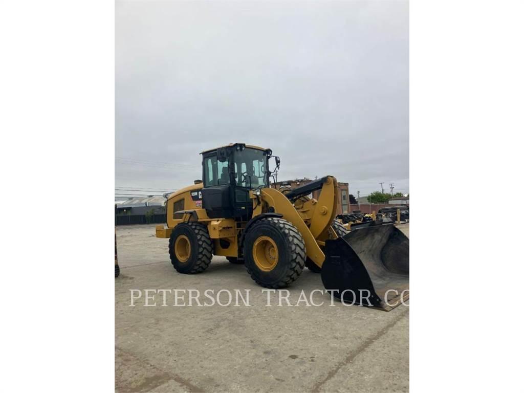 CAT 926M Gumikerekes homlokrakodók