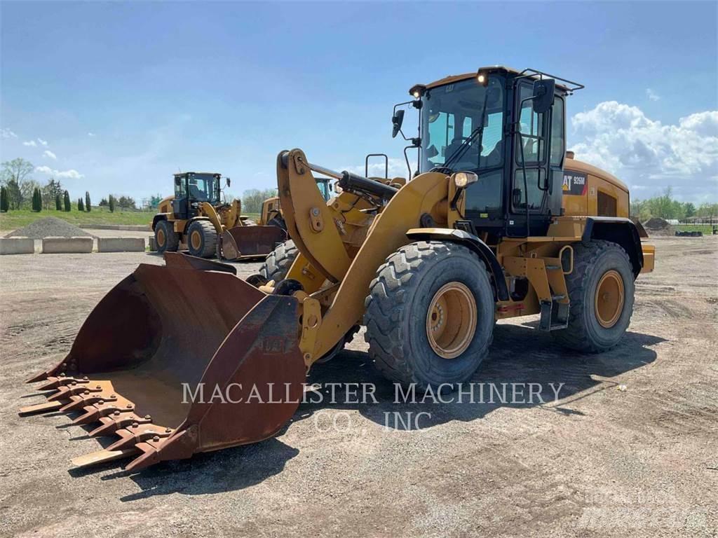 CAT 926M Gumikerekes homlokrakodók