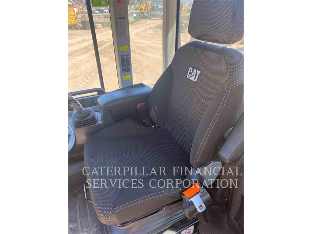CAT 926M Gumikerekes homlokrakodók