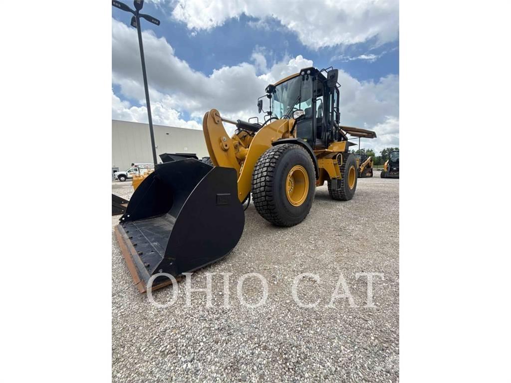 CAT 926M Gumikerekes homlokrakodók
