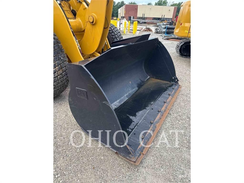 CAT 926M Gumikerekes homlokrakodók