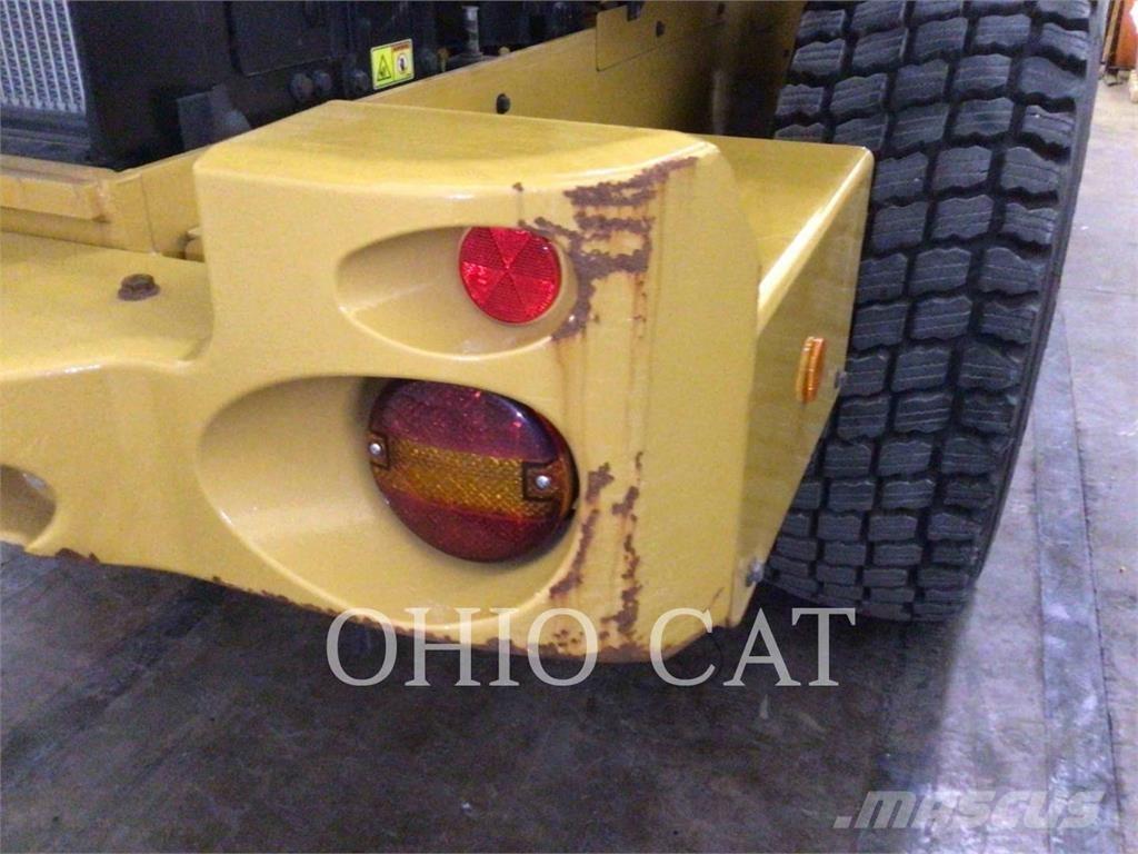 CAT 926M Gumikerekes homlokrakodók