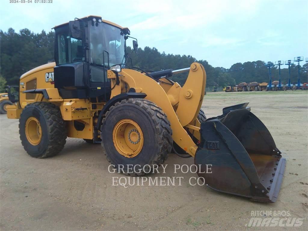 CAT 926M Gumikerekes homlokrakodók
