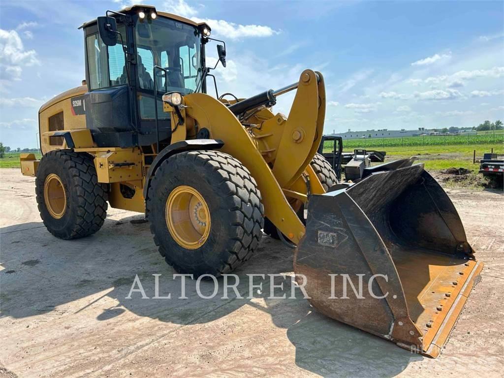 CAT 926M Gumikerekes homlokrakodók
