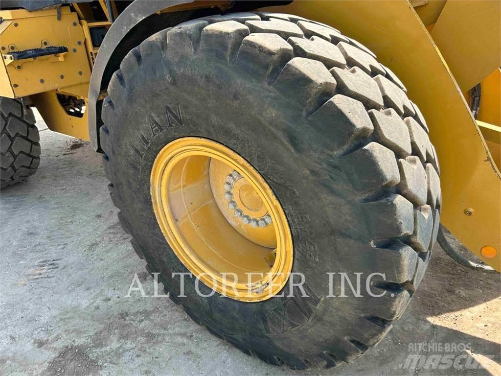 CAT 926M Gumikerekes homlokrakodók
