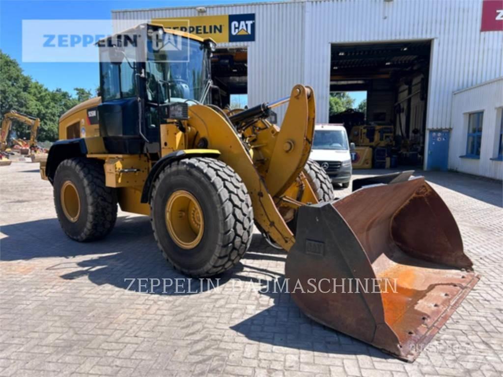 CAT 926M Gumikerekes homlokrakodók
