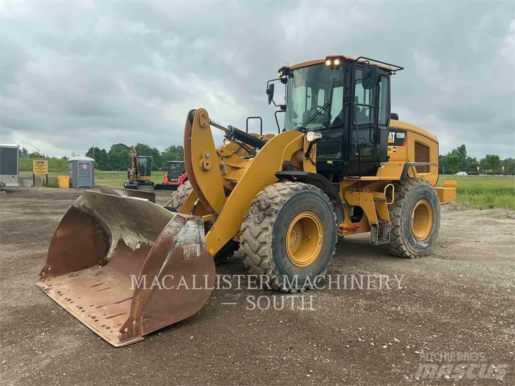 CAT 926M Gumikerekes homlokrakodók
