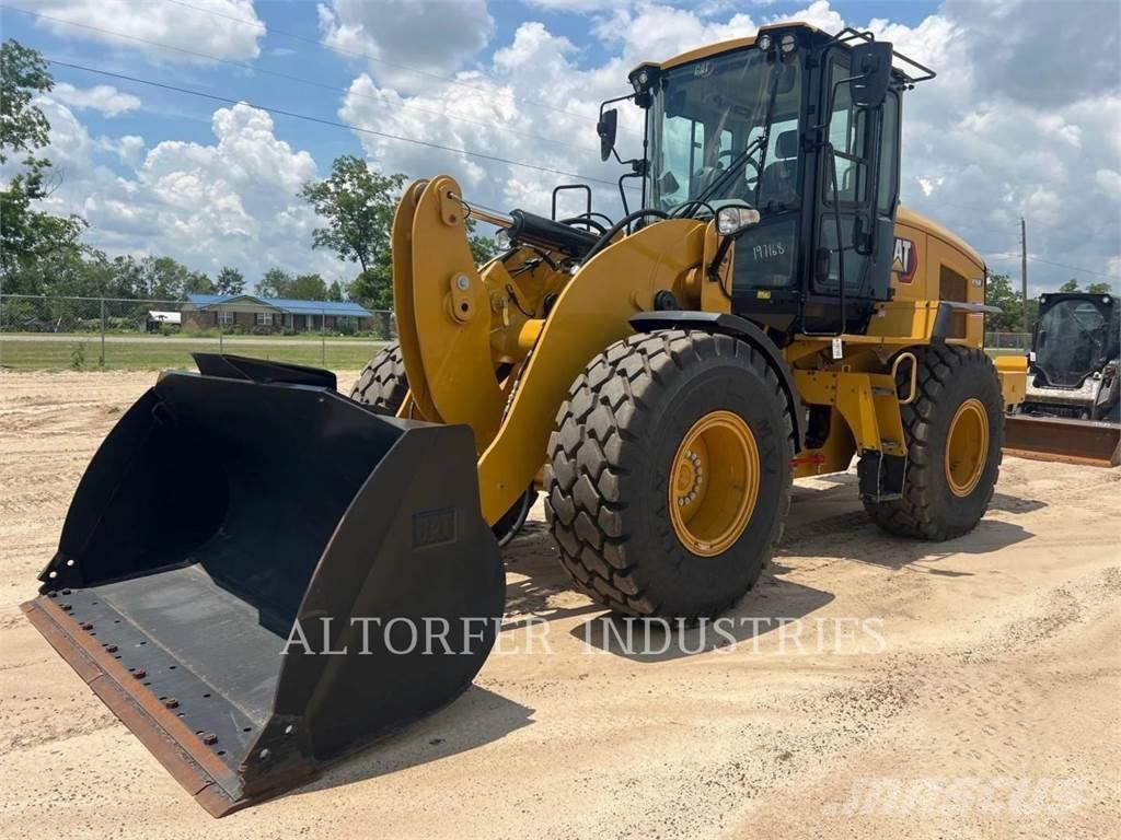 CAT 926M Gumikerekes homlokrakodók