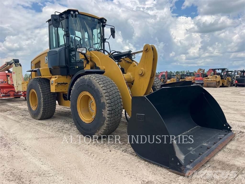 CAT 926M Gumikerekes homlokrakodók