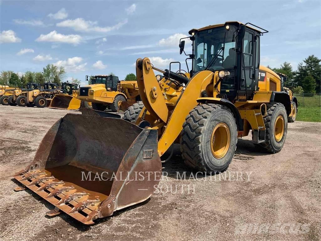 CAT 926M Gumikerekes homlokrakodók