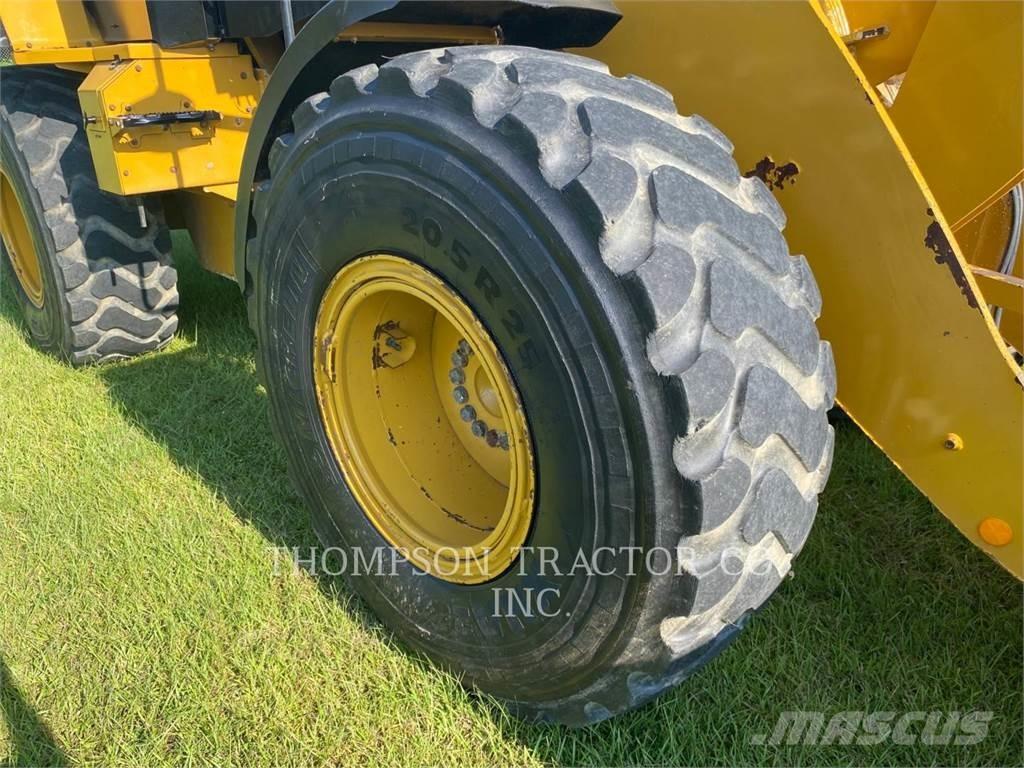 CAT 926M Gumikerekes homlokrakodók