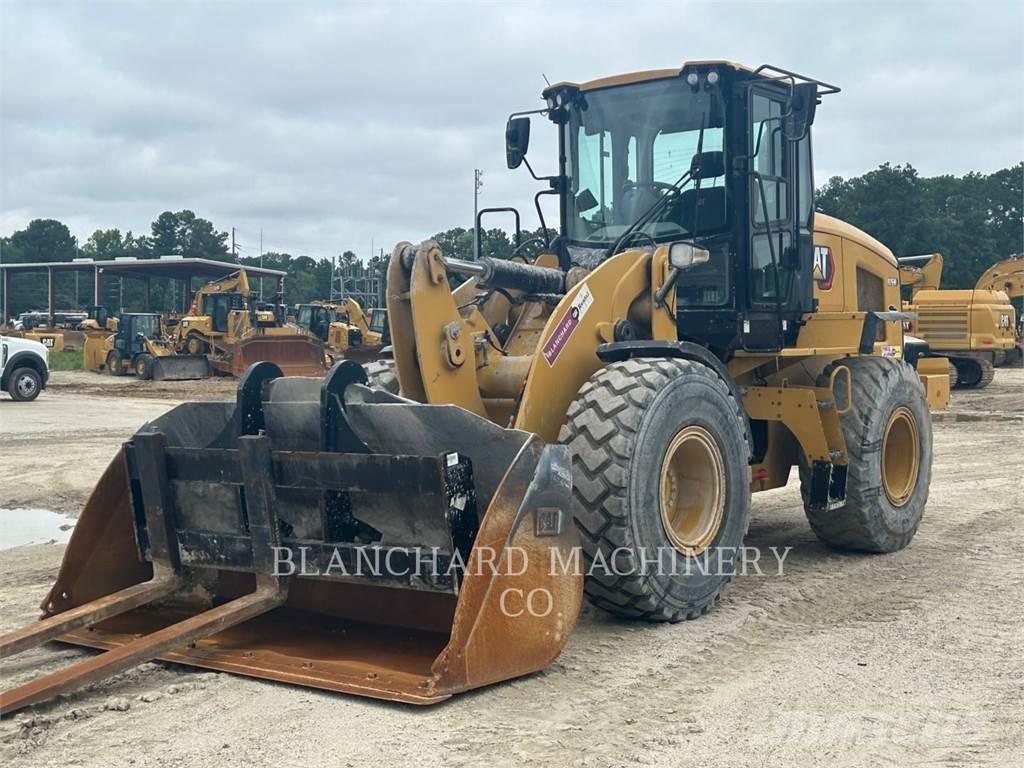 CAT 926M Gumikerekes homlokrakodók
