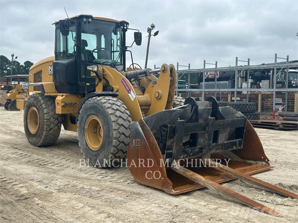 CAT 926M Gumikerekes homlokrakodók