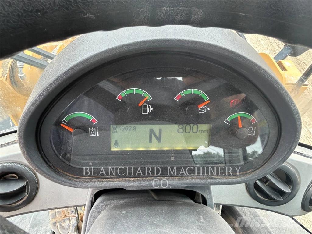 CAT 926M Gumikerekes homlokrakodók