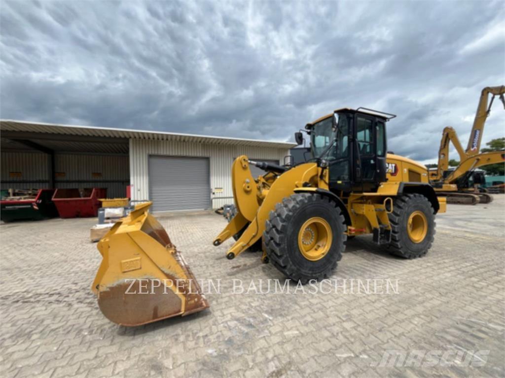 CAT 926M Gumikerekes homlokrakodók
