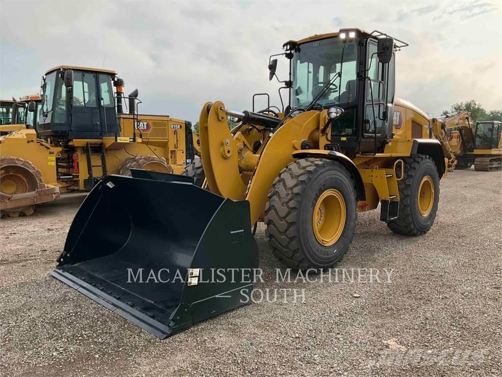 CAT 926M Gumikerekes homlokrakodók