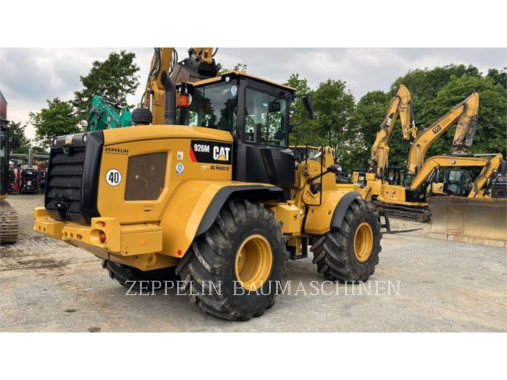 CAT 926M Gumikerekes homlokrakodók