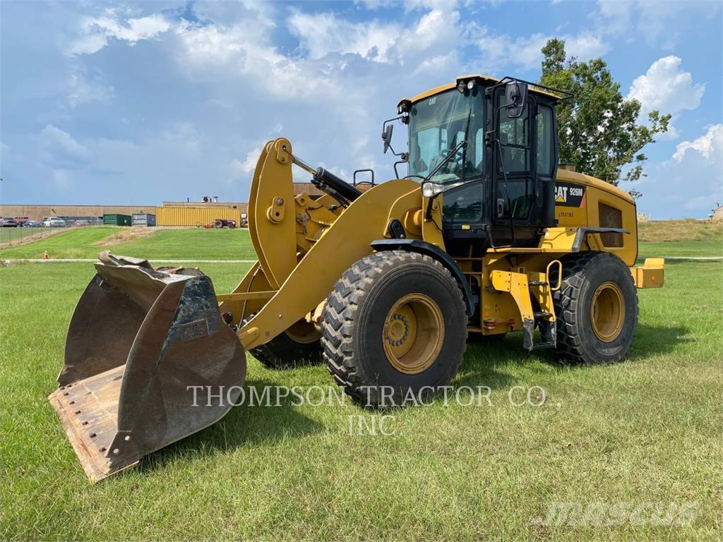 CAT 926M Gumikerekes homlokrakodók