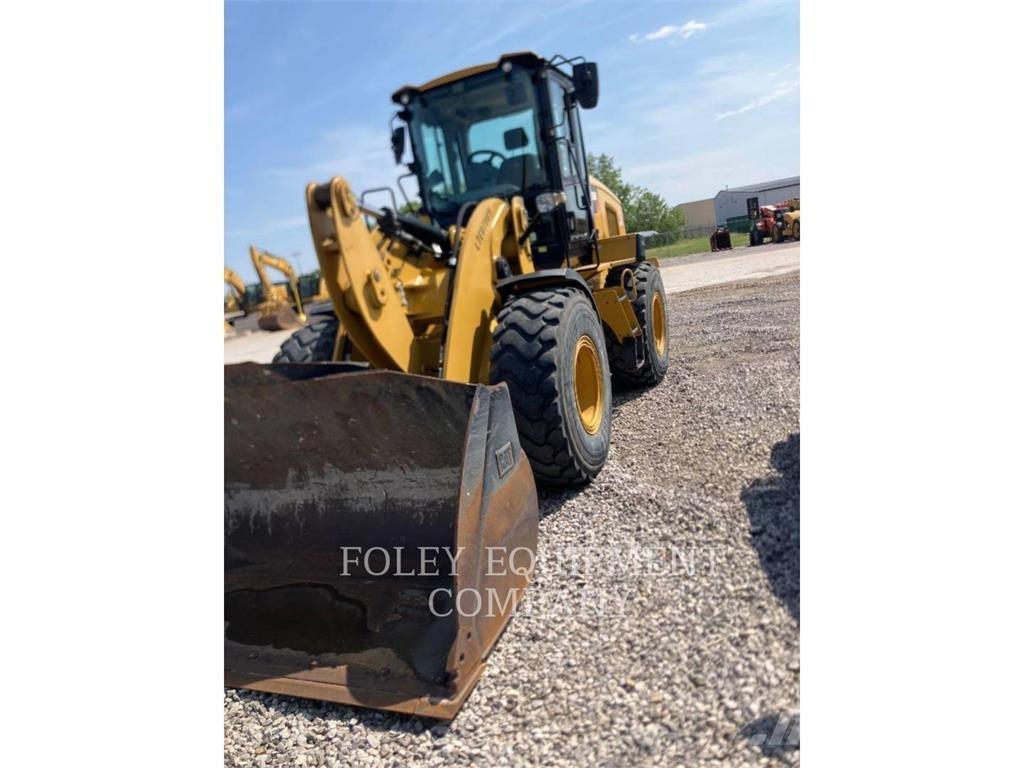 CAT 926M Gumikerekes homlokrakodók