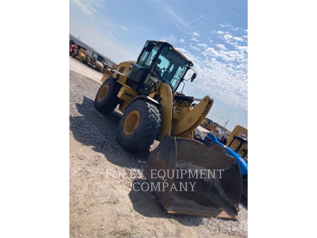 CAT 926M Gumikerekes homlokrakodók