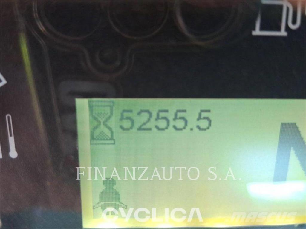 CAT 926M Gumikerekes homlokrakodók