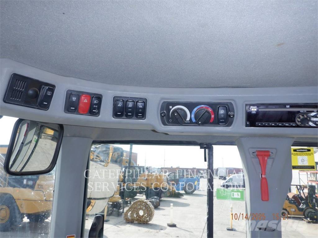 CAT 926M Gumikerekes homlokrakodók