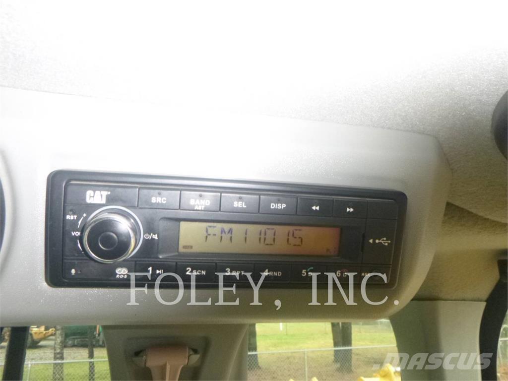 CAT 926M Gumikerekes homlokrakodók