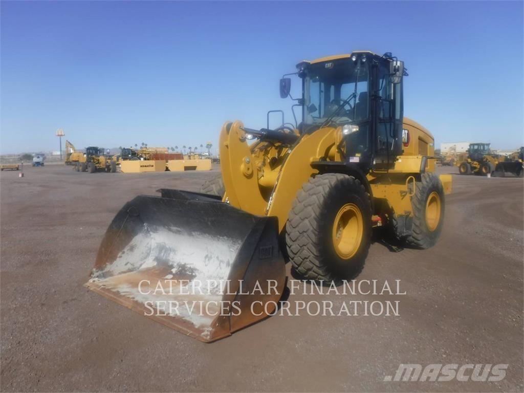 CAT 926M Gumikerekes homlokrakodók