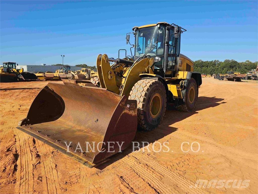 CAT 926M Gumikerekes homlokrakodók