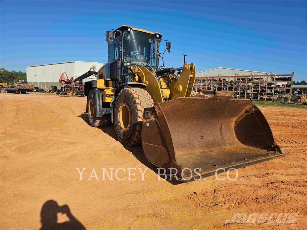 CAT 926M Gumikerekes homlokrakodók