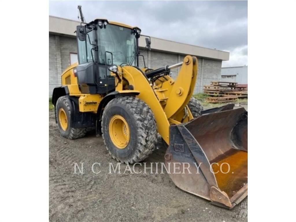 CAT 926M Gumikerekes homlokrakodók