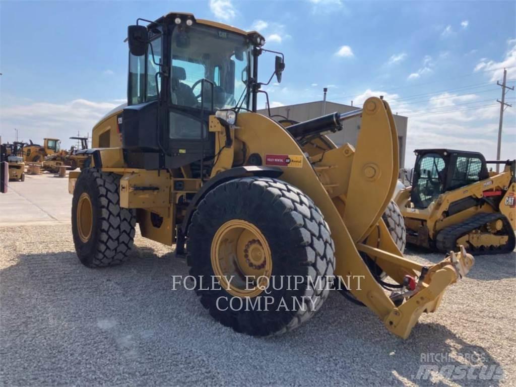 CAT 926M Gumikerekes homlokrakodók