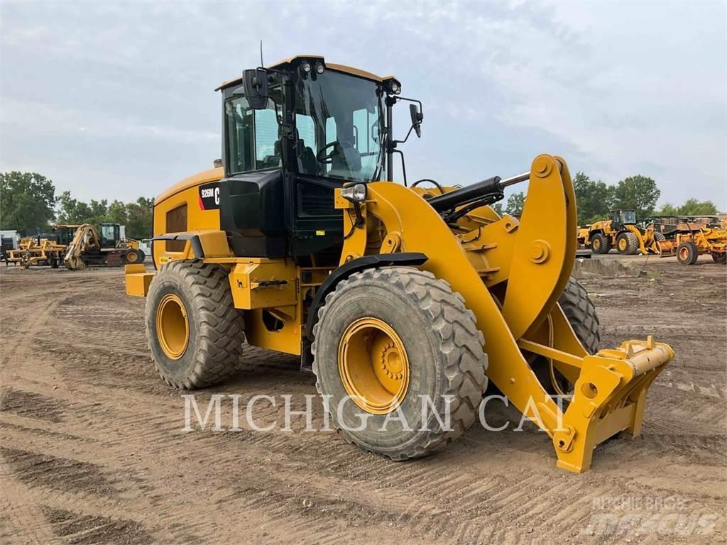 CAT 926M 3RQ Gumikerekes homlokrakodók