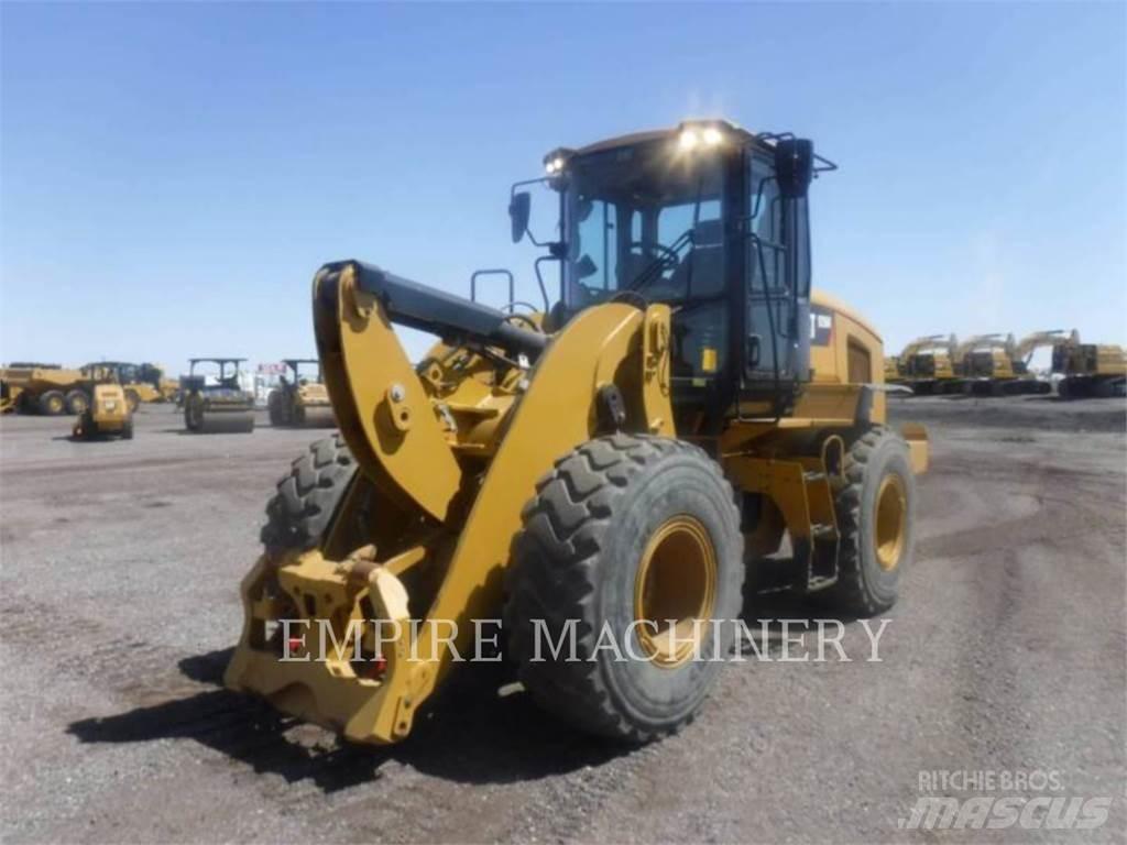 CAT 926M FC Gumikerekes homlokrakodók