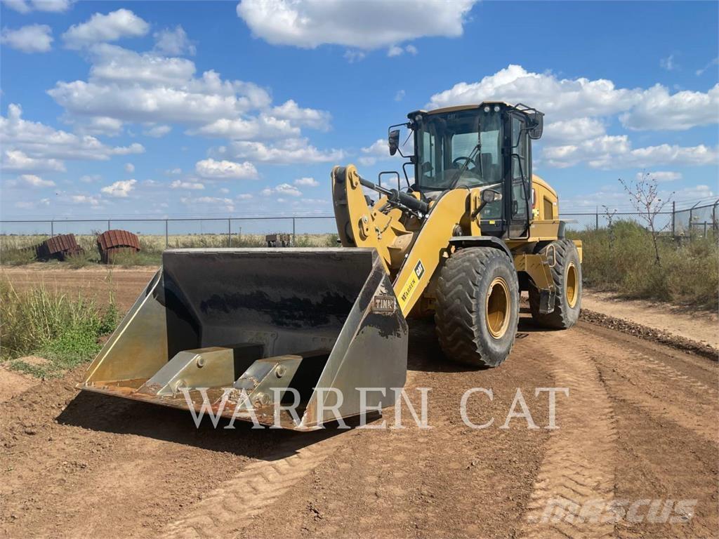 CAT 926M HL Gumikerekes homlokrakodók