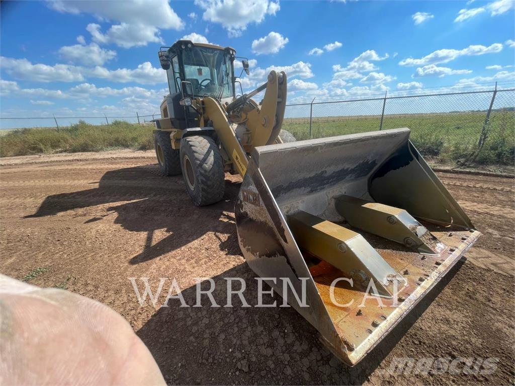 CAT 926M HL Gumikerekes homlokrakodók