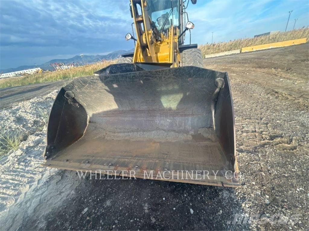 CAT 926M HL QC Gumikerekes homlokrakodók