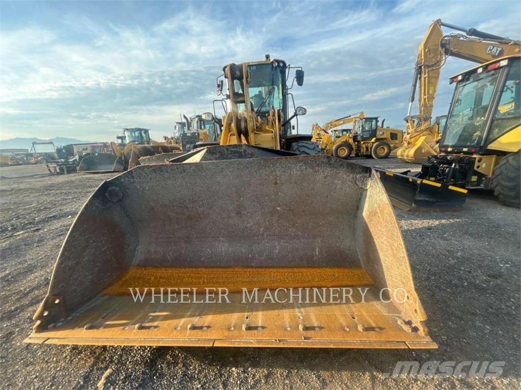CAT 926M HL QC Gumikerekes homlokrakodók