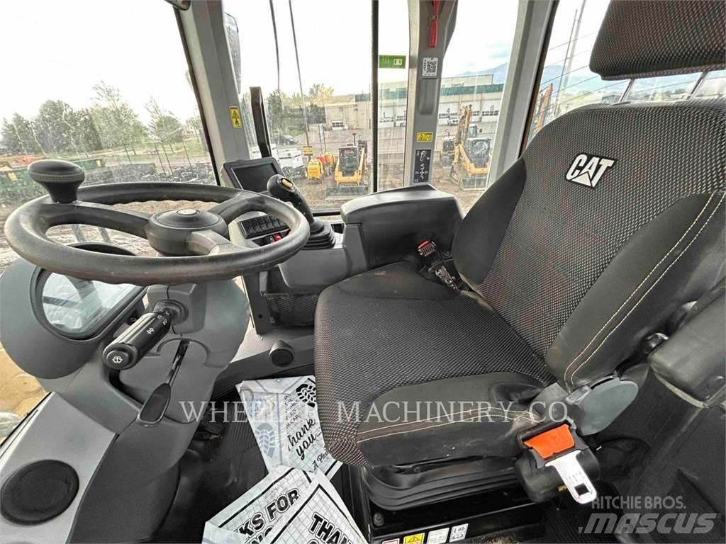 CAT 926M QC Gumikerekes homlokrakodók