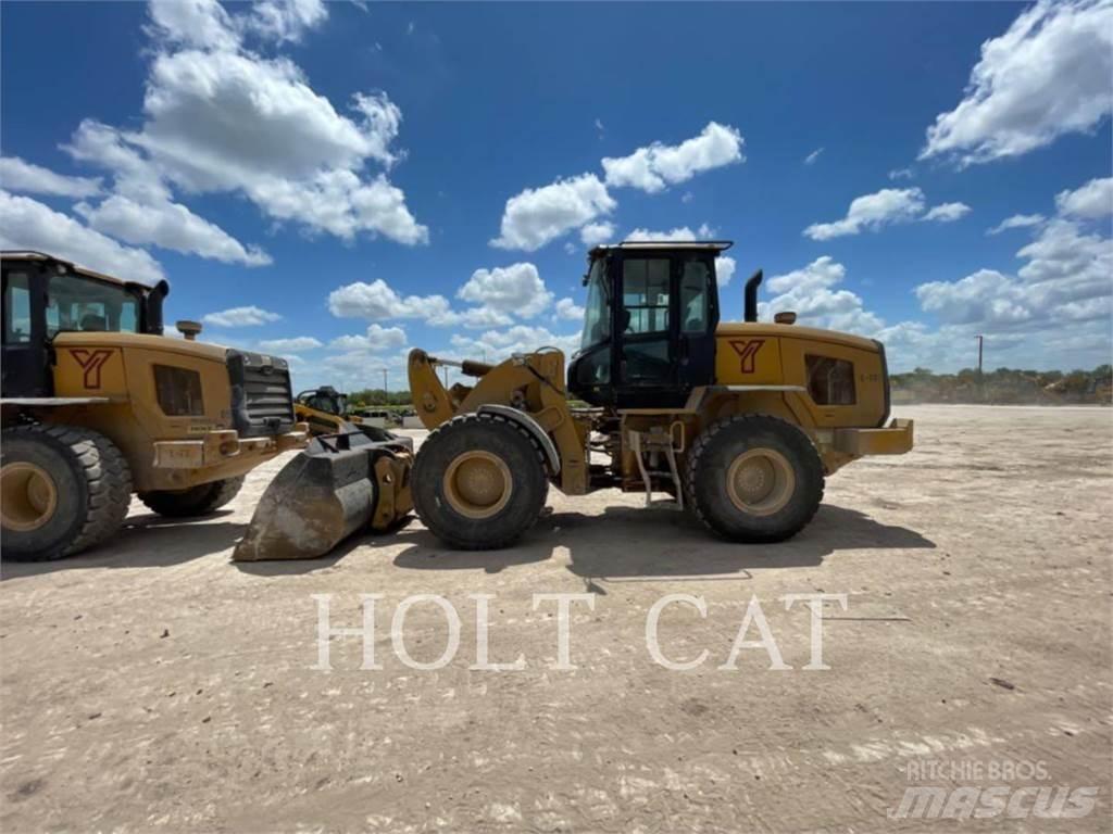CAT 926M QC Gumikerekes homlokrakodók