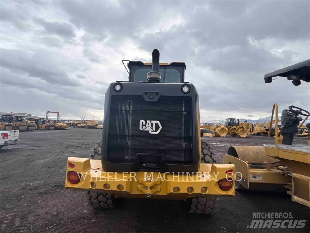 CAT 926M QC Gumikerekes homlokrakodók